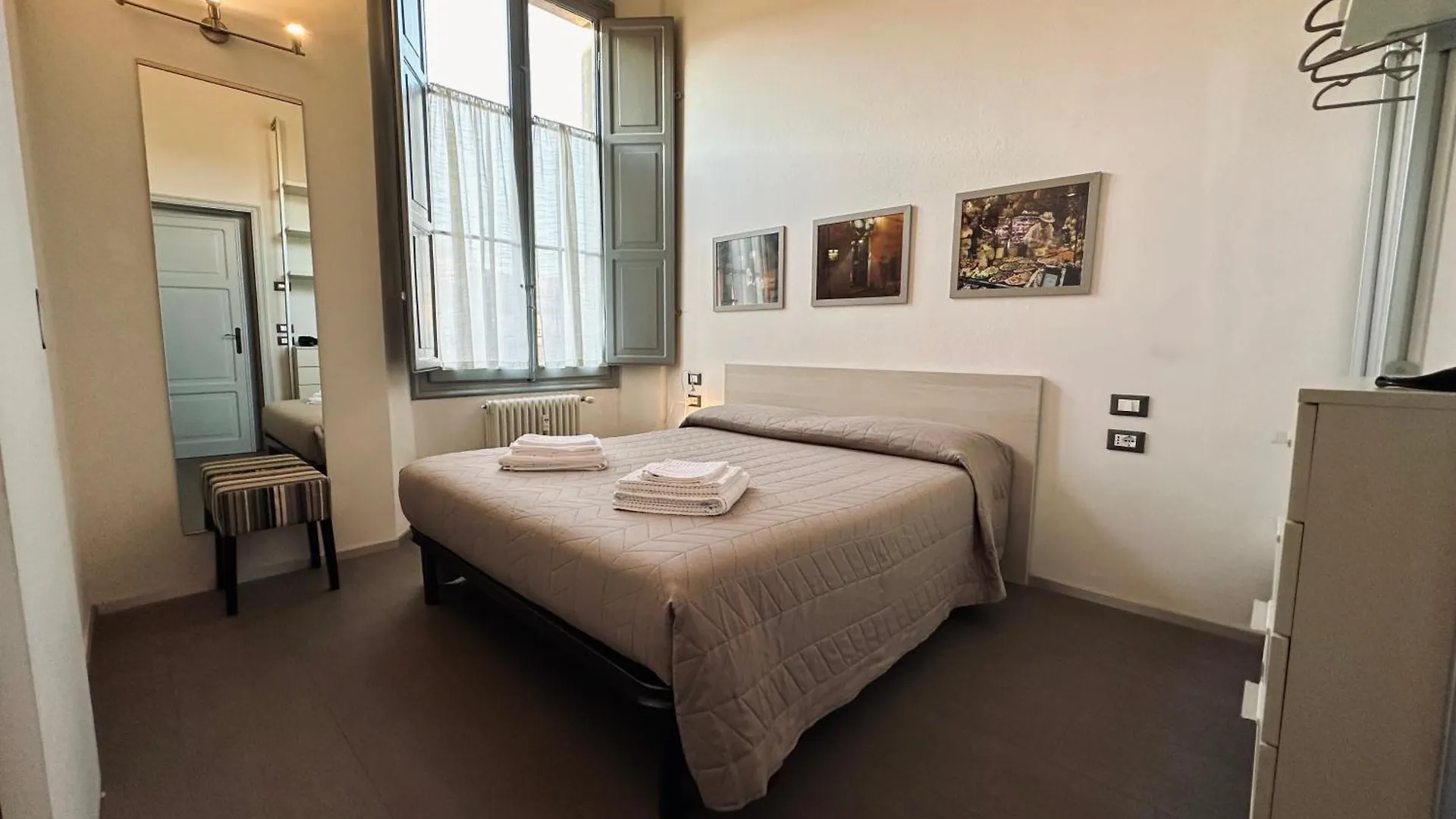 Indipendenza 24 Bed & Breakfast Bologna 0*,  Italy